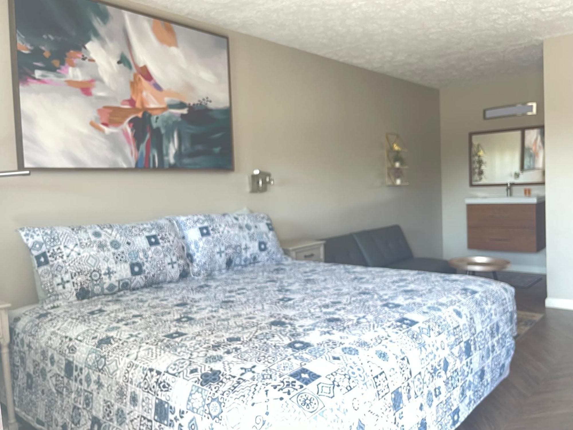 Hotel Lake Anna Glenora Экстерьер фото
